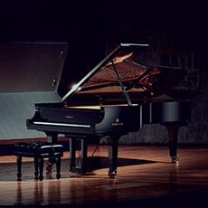 Yamaha CFX 9' Concert Grand Piano Merging Tradition & Innovation