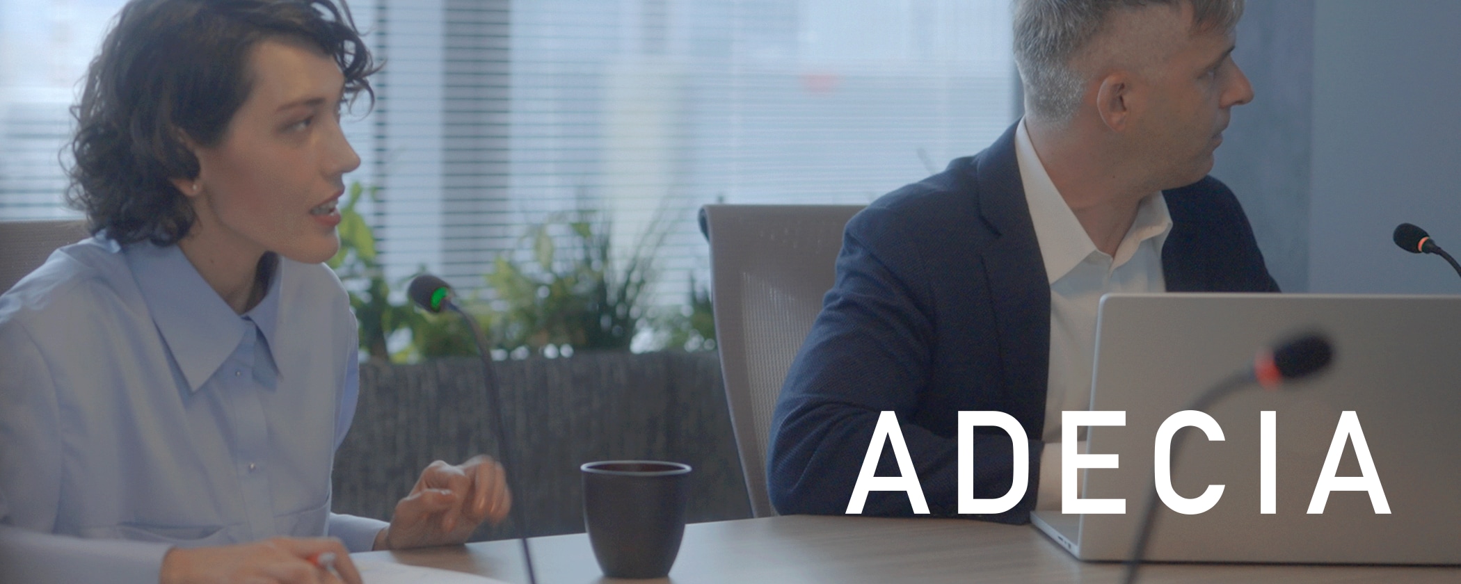 People having a comfortable meeting using ADECIA system