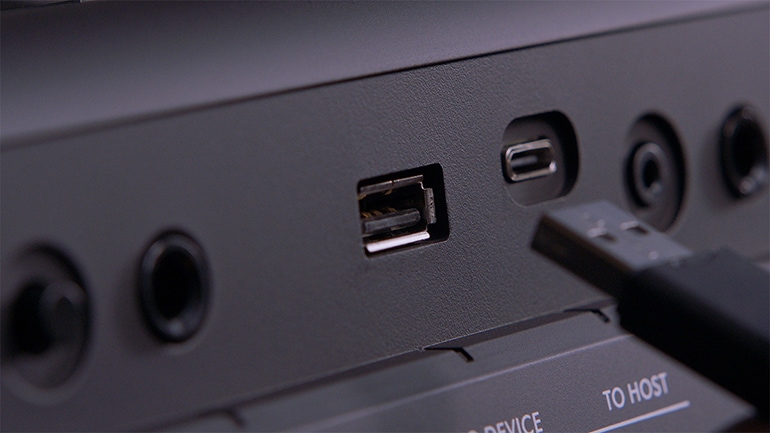 PSR-E583 Feature image of Connectivity & Output