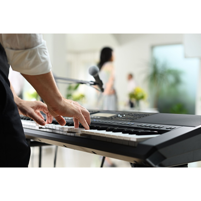 Yamaha Arranger Workstation PSR-SX720+ being played at a party venue