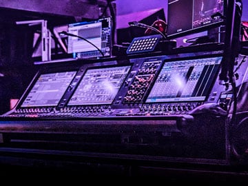 angle view of yamaha digital mixing console