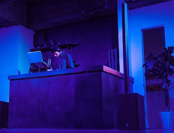 Column Type with Line Array Speakers