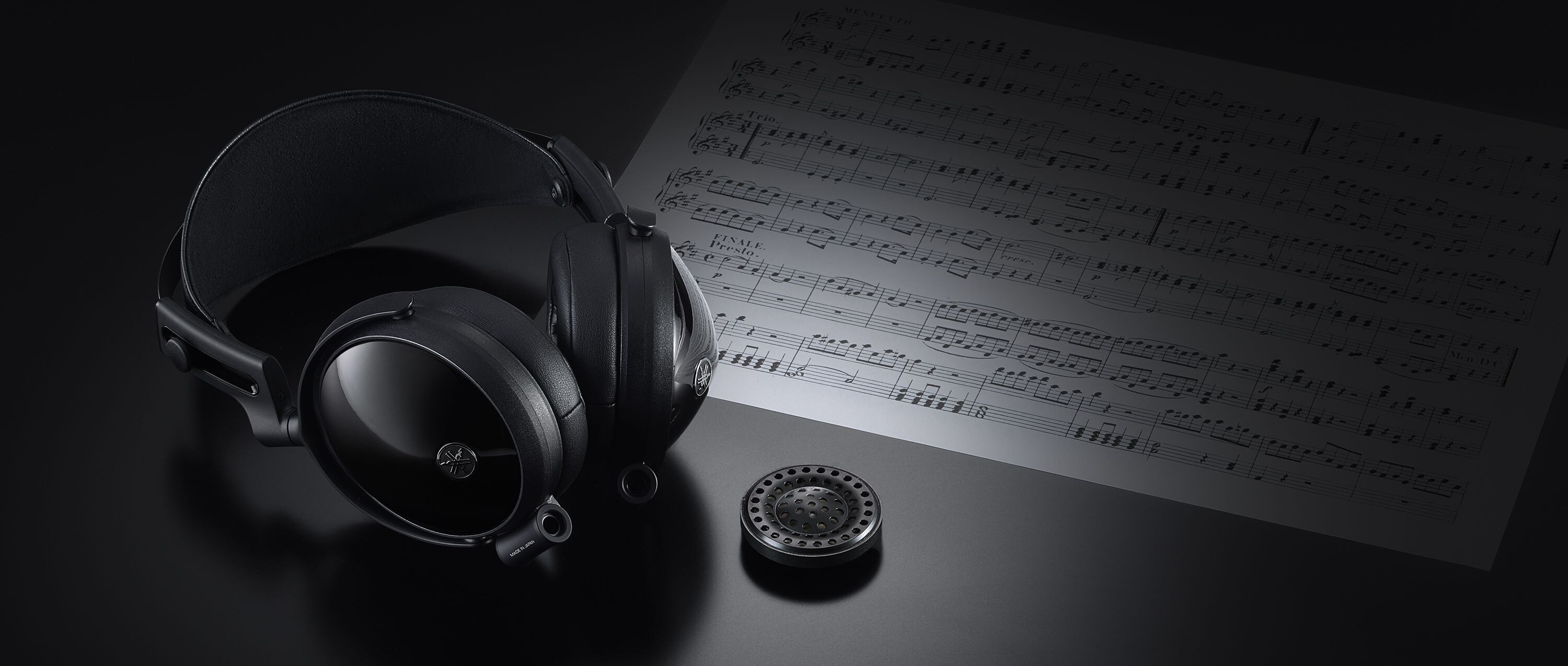 Hero image of the YH-C3000 headphones