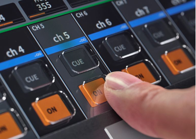 Pressing a  glass key