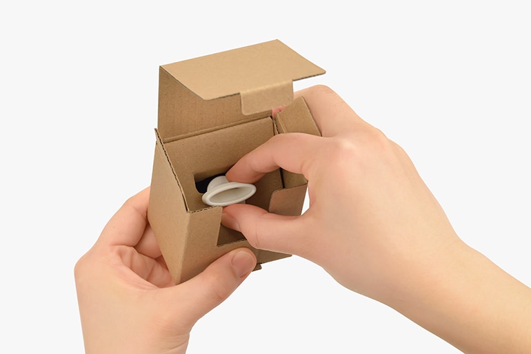 Easy-carry mini case