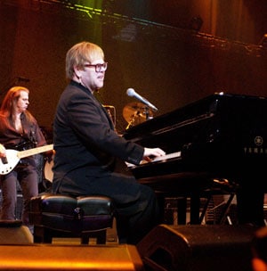 Elton Singing