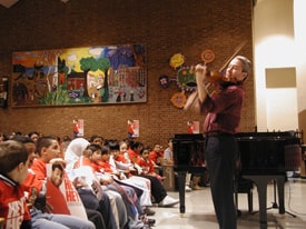 Daniel Heifetz performing