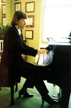 Amy Laurence in her Dublin, Ohio studio