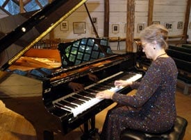 Wiletta Warberg with Yamaha Piano