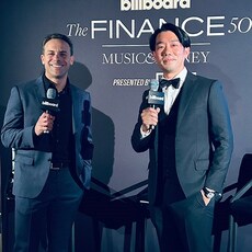 lifestyle image showing Yamaha NS-800A Speaker and R-N1000A Network Receiver