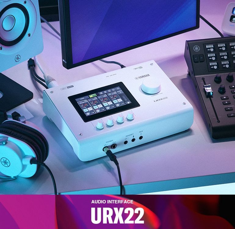 Yamaha Audio Interface URX22 on a desktop table